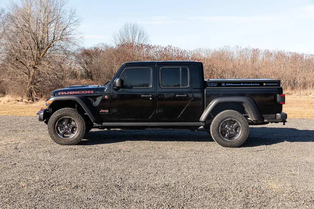 Jeep-Side-Full-Pressure_Wash.webp