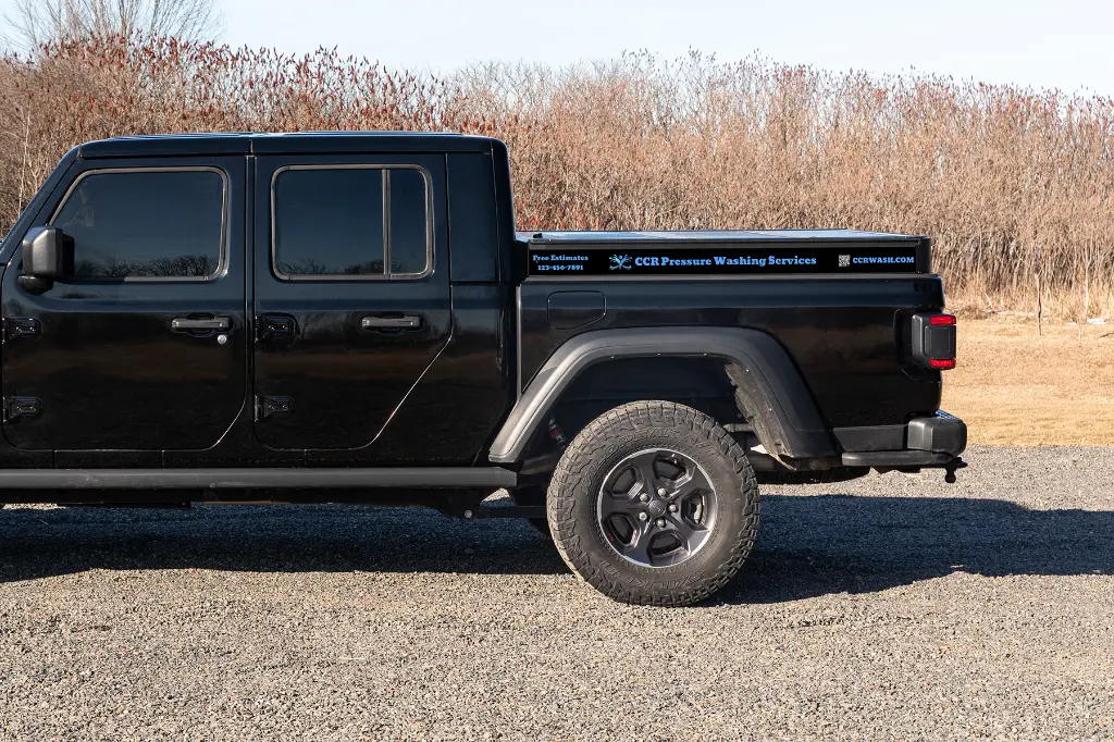 Jeep-Side-Pressure_Wash.webp